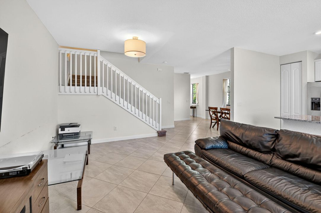 Active With Contract: $599,900 (4 beds, 3 baths, 2008 Square Feet)