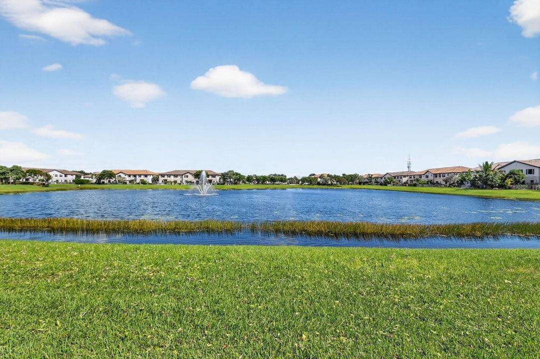 Active With Contract: $599,900 (4 beds, 3 baths, 2008 Square Feet)