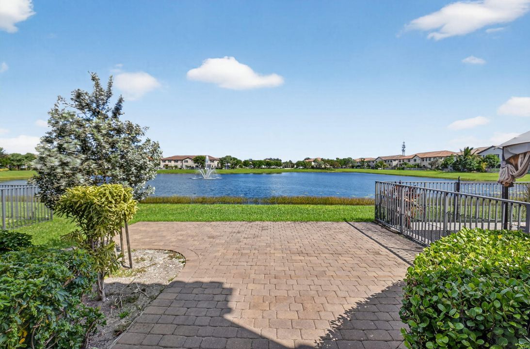 Active With Contract: $599,900 (4 beds, 3 baths, 2008 Square Feet)