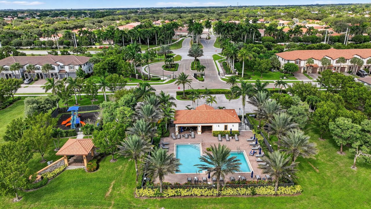 Active With Contract: $599,900 (4 beds, 3 baths, 2008 Square Feet)