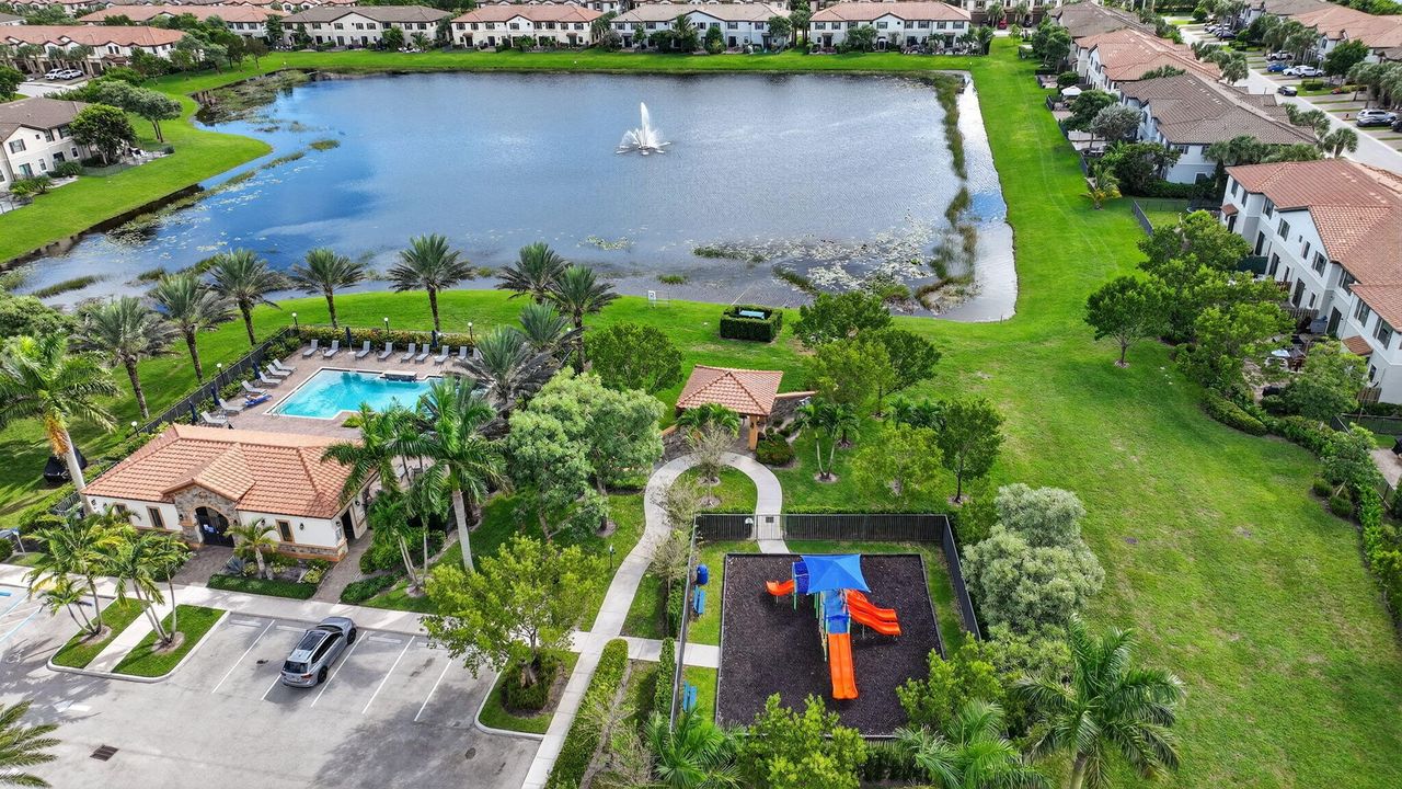 Active With Contract: $599,900 (4 beds, 3 baths, 2008 Square Feet)