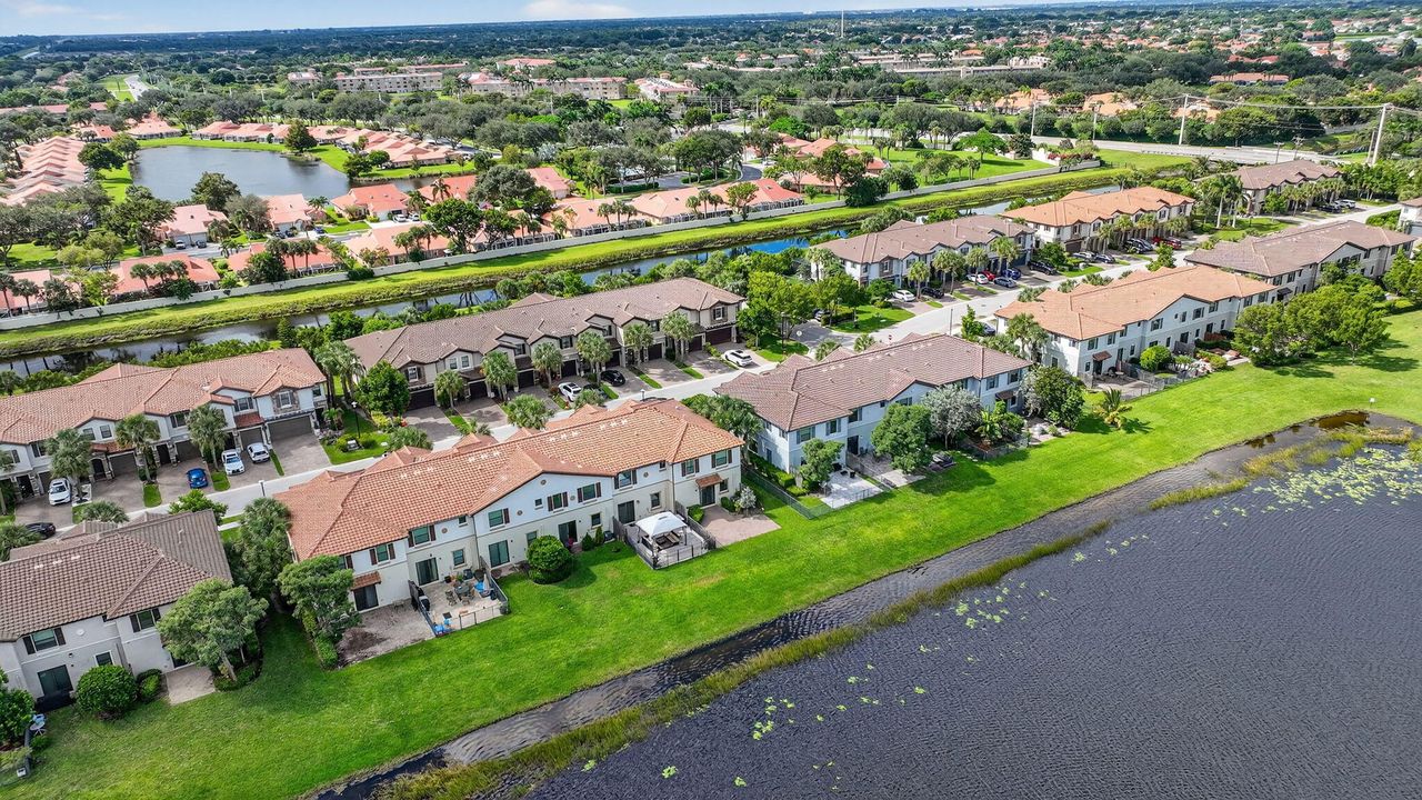 Active With Contract: $599,900 (4 beds, 3 baths, 2008 Square Feet)