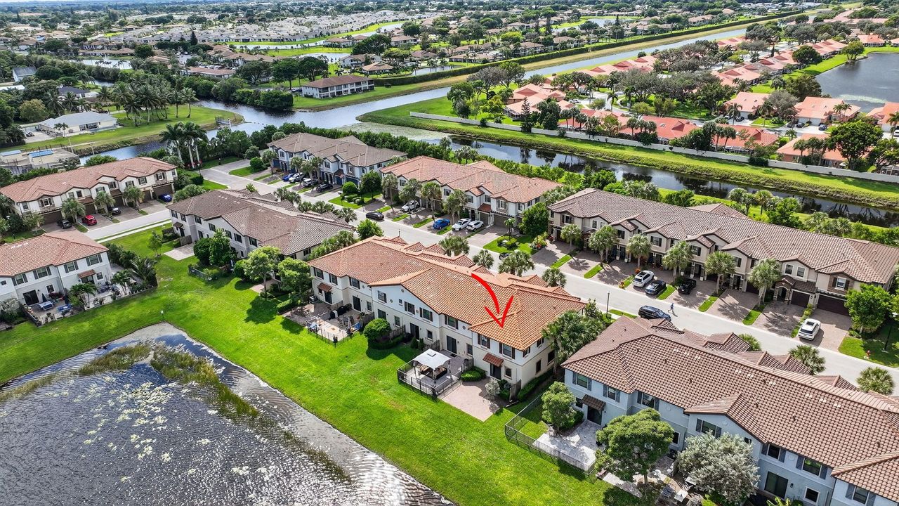 Active With Contract: $599,900 (4 beds, 3 baths, 2008 Square Feet)