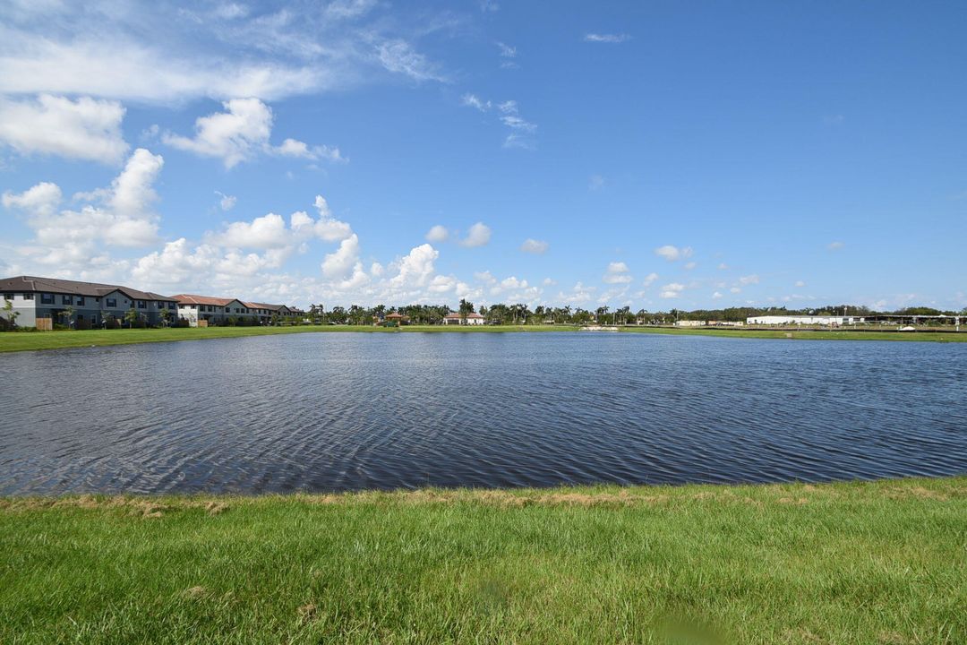 Active With Contract: $599,900 (4 beds, 3 baths, 2008 Square Feet)