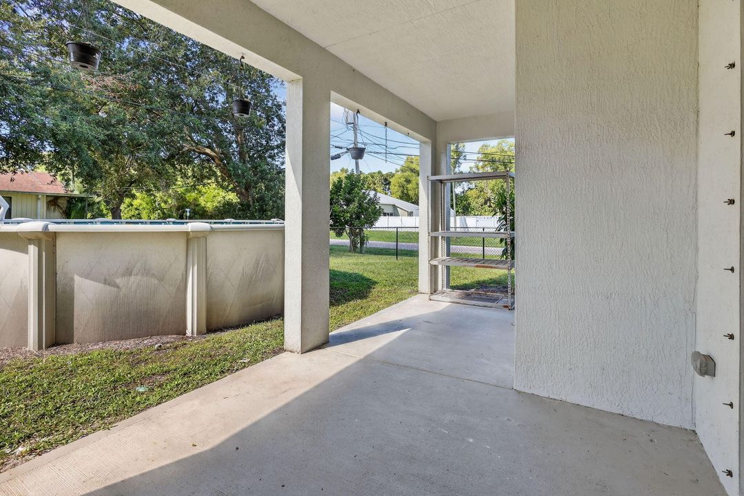 合同活跃: $2,800 (5 贝兹, 3 浴室, 2427 平方英尺)