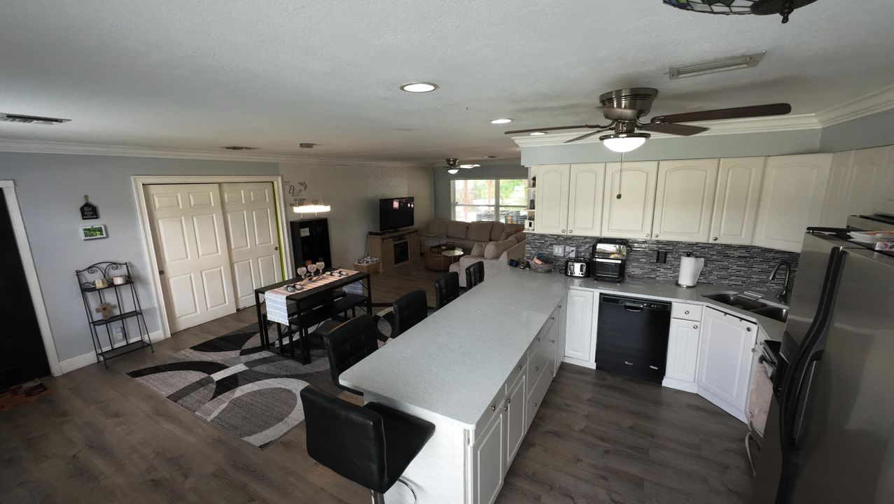 待售: $499,999 (3 贝兹, 2 浴室, 1104 平方英尺)