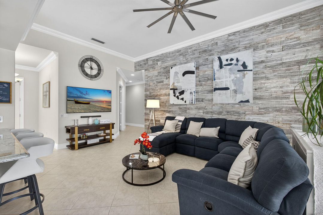 待售: $1,099,000 (4 贝兹, 3 浴室, 2493 平方英尺)