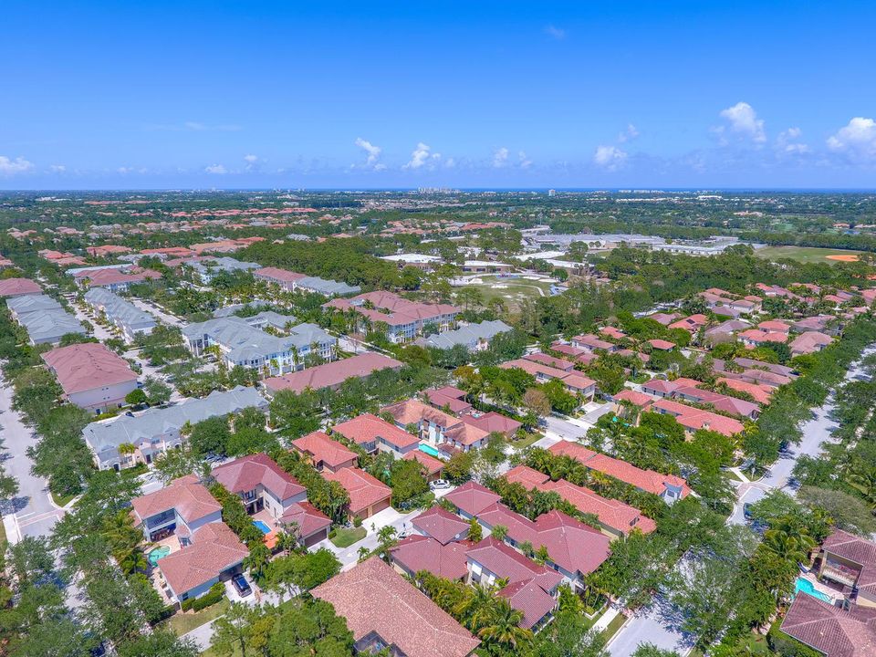 For Rent: $7,900 (4 beds, 4 baths, 2931 Square Feet)