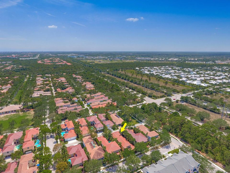 For Rent: $7,900 (4 beds, 4 baths, 2931 Square Feet)