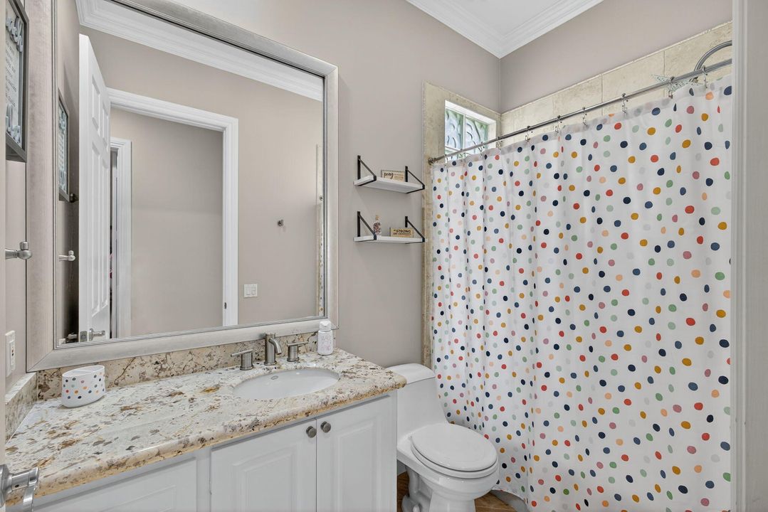 待售: $1,099,000 (4 贝兹, 3 浴室, 2493 平方英尺)