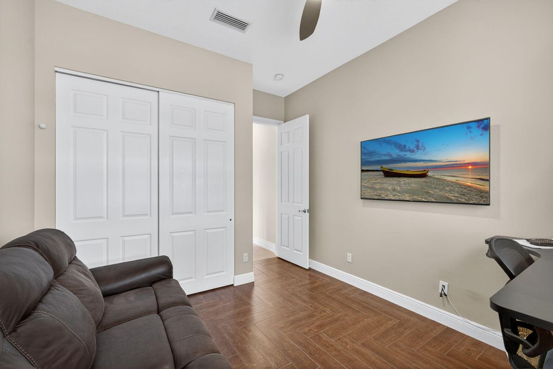 待售: $1,099,000 (4 贝兹, 3 浴室, 2493 平方英尺)