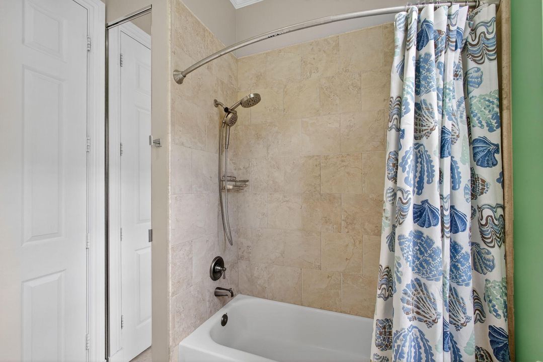 待售: $1,099,000 (4 贝兹, 3 浴室, 2493 平方英尺)