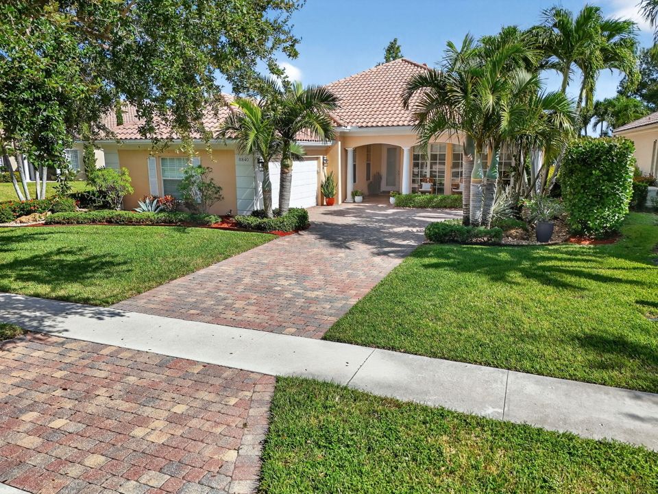 待售: $1,099,000 (4 贝兹, 3 浴室, 2493 平方英尺)