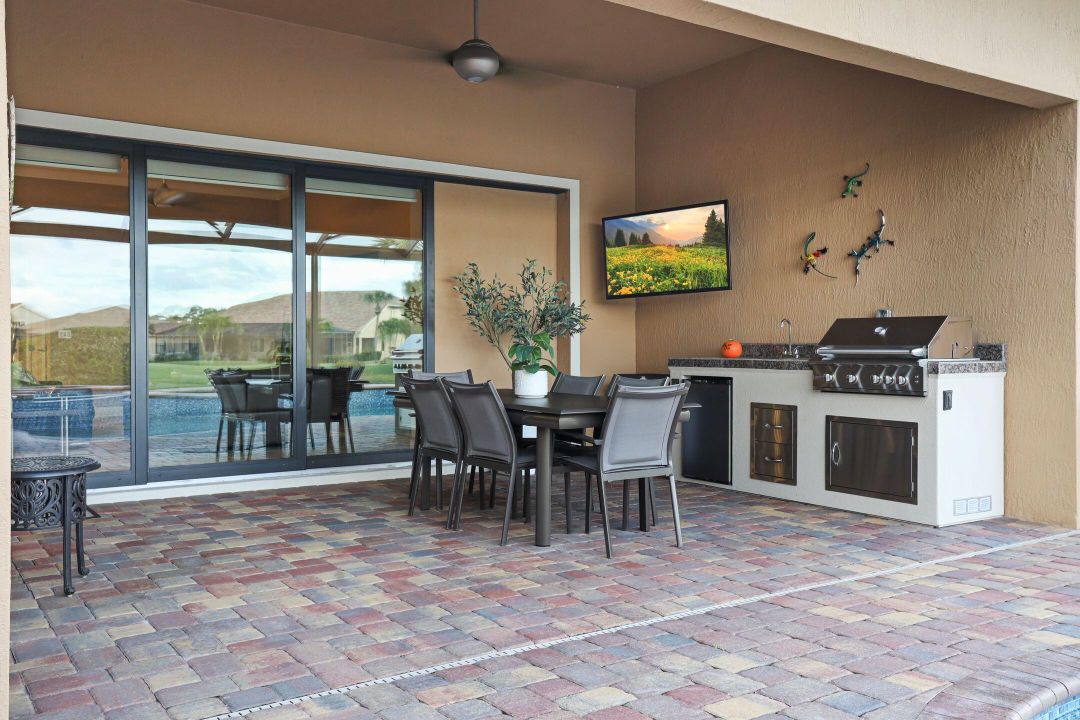 For Sale: $1,227,000 (3 beds, 3 baths, 2496 Square Feet)