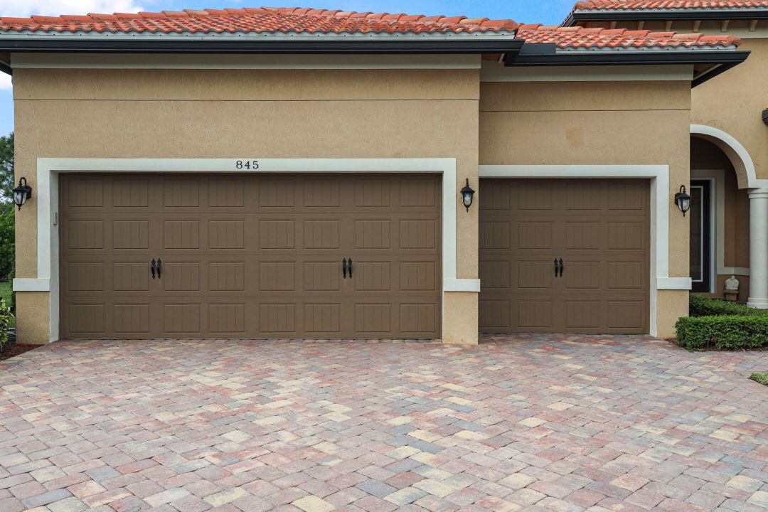 For Sale: $1,227,000 (3 beds, 3 baths, 2496 Square Feet)