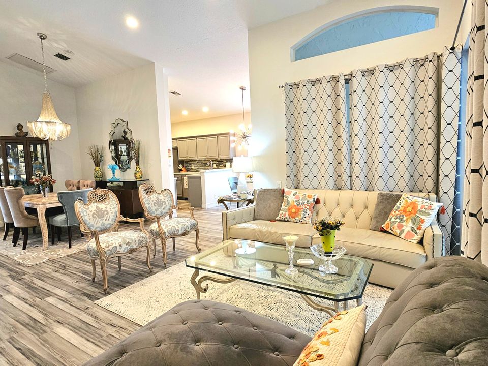 出租: $4,000 (3 贝兹, 2 浴室, 1792 平方英尺)