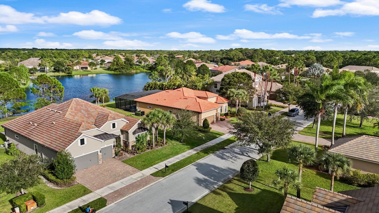 For Sale: $1,227,000 (3 beds, 3 baths, 2496 Square Feet)