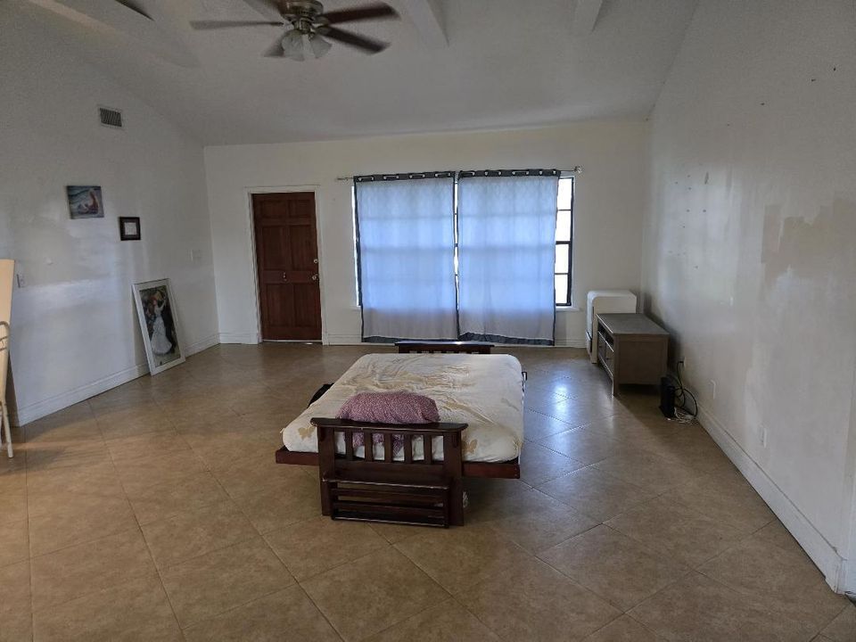 待售: $279,900 (2 贝兹, 2 浴室, 1185 平方英尺)