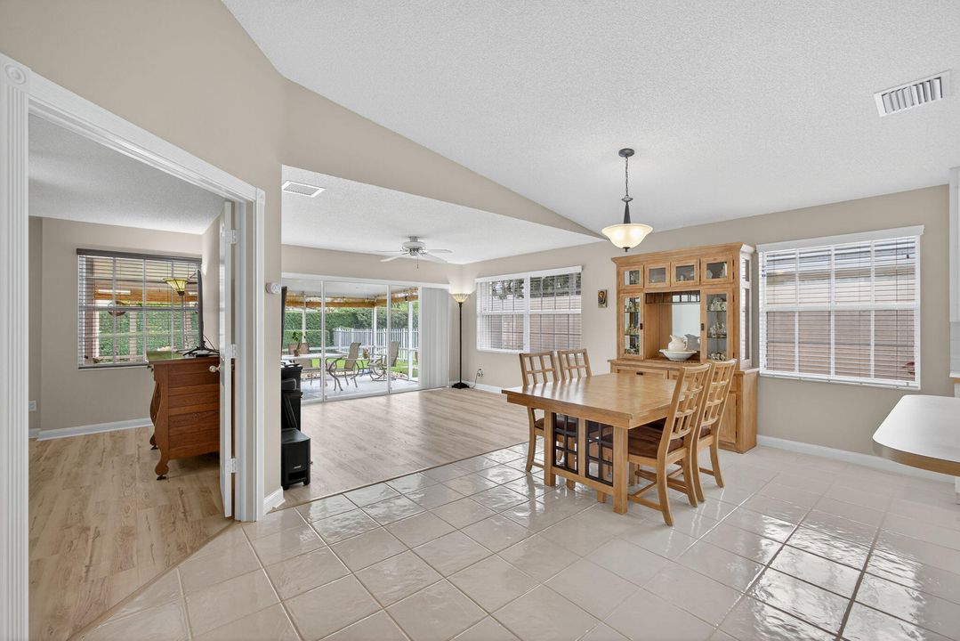 合同活跃: $510,000 (2 贝兹, 2 浴室, 1525 平方英尺)