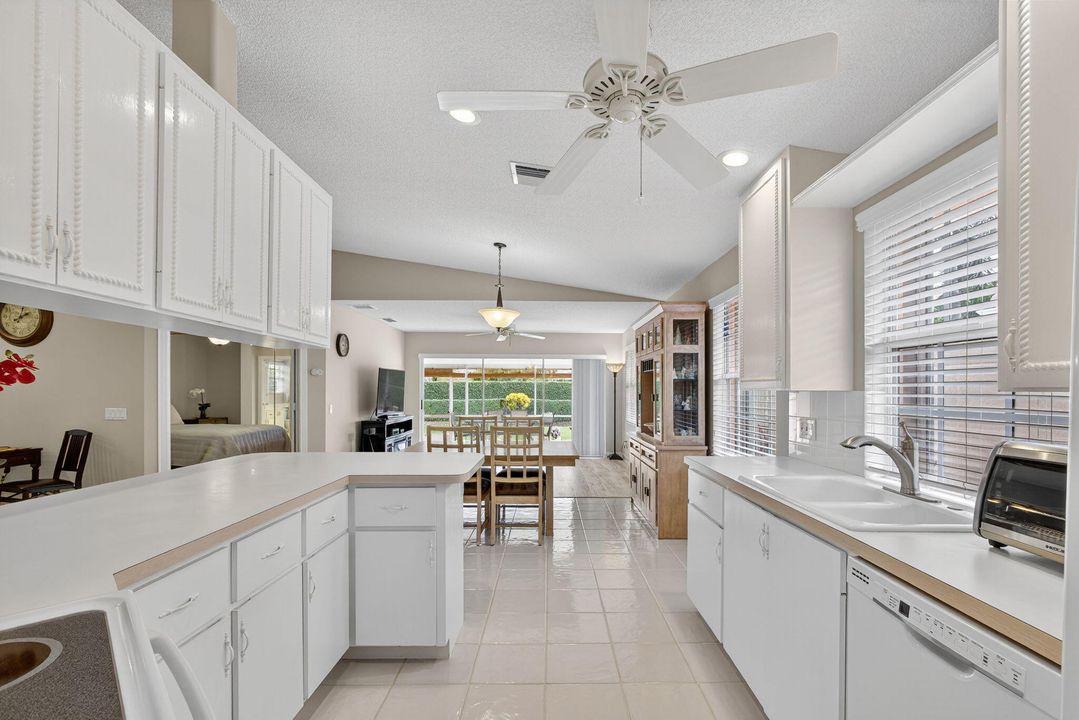 合同活跃: $510,000 (2 贝兹, 2 浴室, 1525 平方英尺)