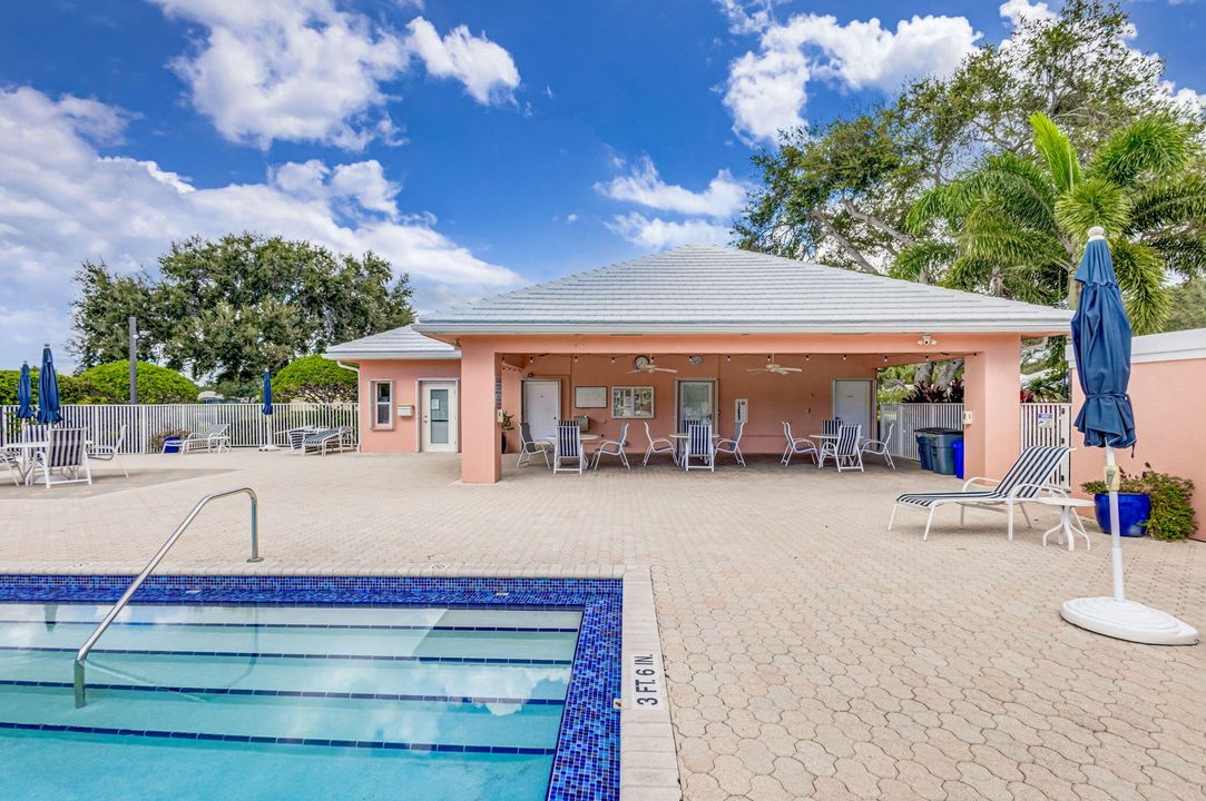 合同活跃: $510,000 (2 贝兹, 2 浴室, 1525 平方英尺)