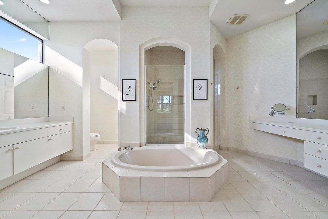 Под контрактом: $1,395,000 (3 спален, 3 ванн, 2853 Квадратных фут)