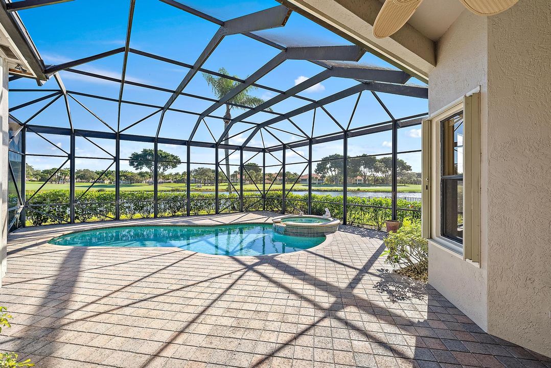 Под контрактом: $1,395,000 (3 спален, 3 ванн, 2853 Квадратных фут)