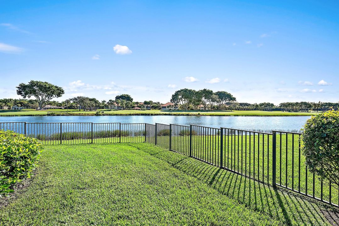 Под контрактом: $1,395,000 (3 спален, 3 ванн, 2853 Квадратных фут)