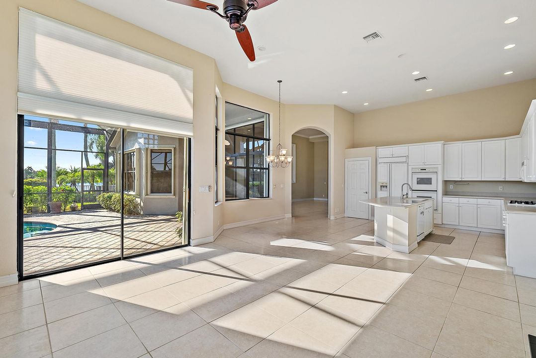 Под контрактом: $1,395,000 (3 спален, 3 ванн, 2853 Квадратных фут)