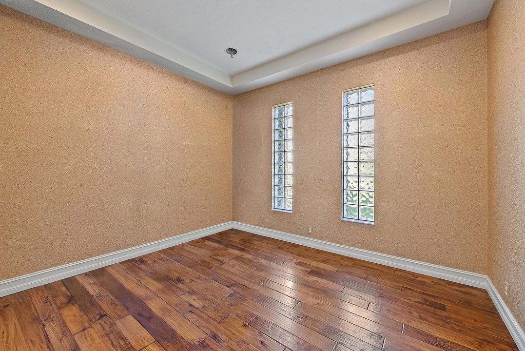 Под контрактом: $1,395,000 (3 спален, 3 ванн, 2853 Квадратных фут)