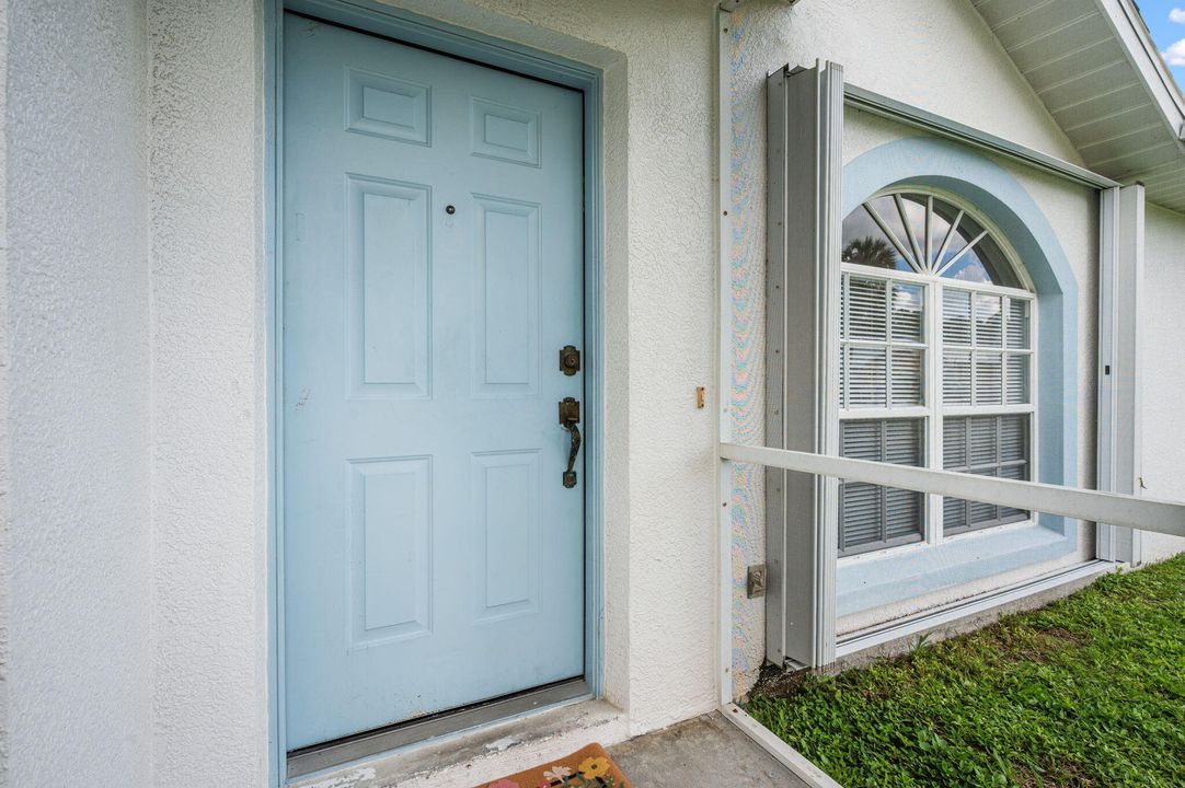 Activo con contrato: $374,900 (3 camas, 2 baños, 1637 Pies cuadrados)