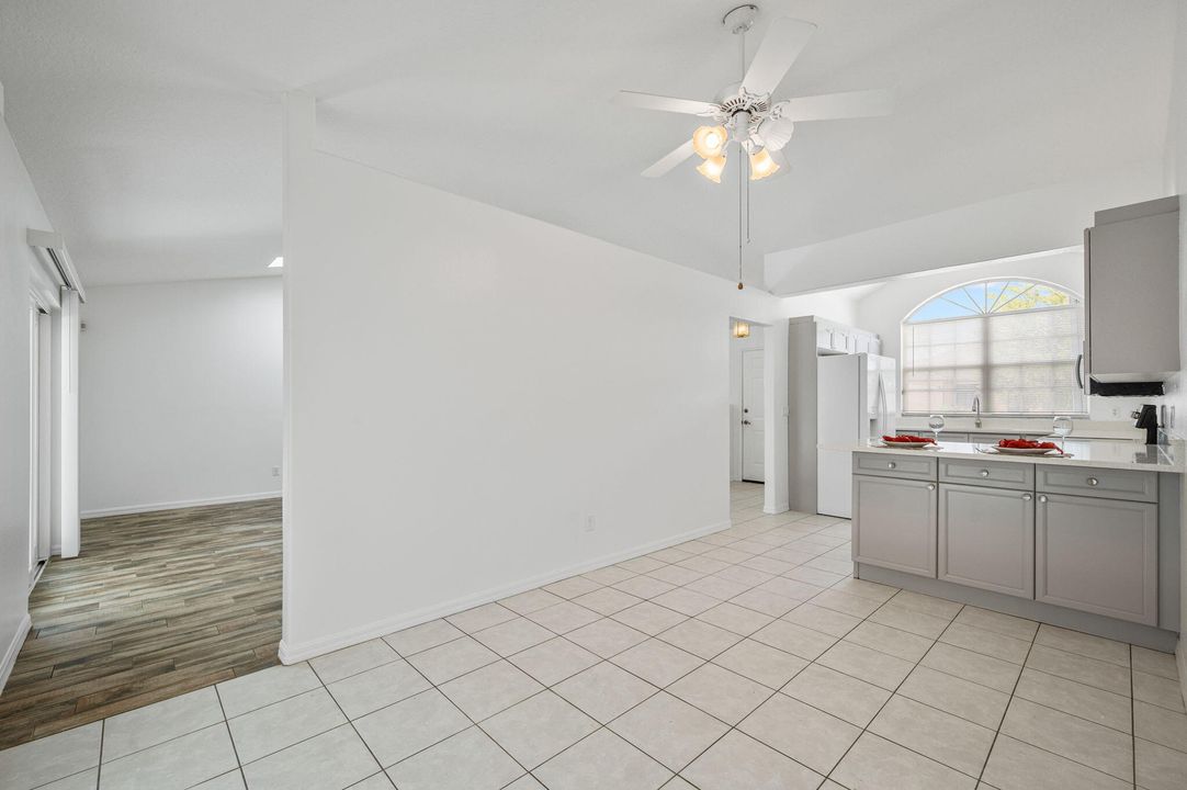 Activo con contrato: $374,900 (3 camas, 2 baños, 1637 Pies cuadrados)