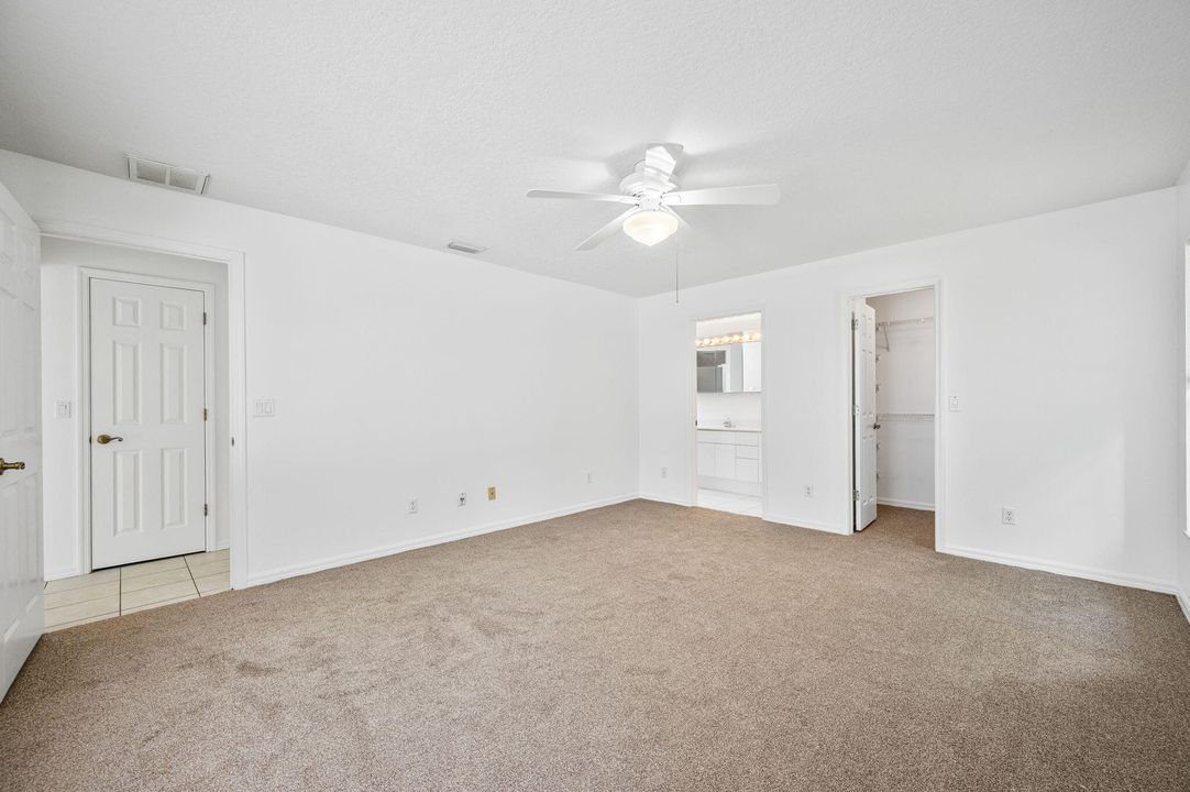 Activo con contrato: $374,900 (3 camas, 2 baños, 1637 Pies cuadrados)