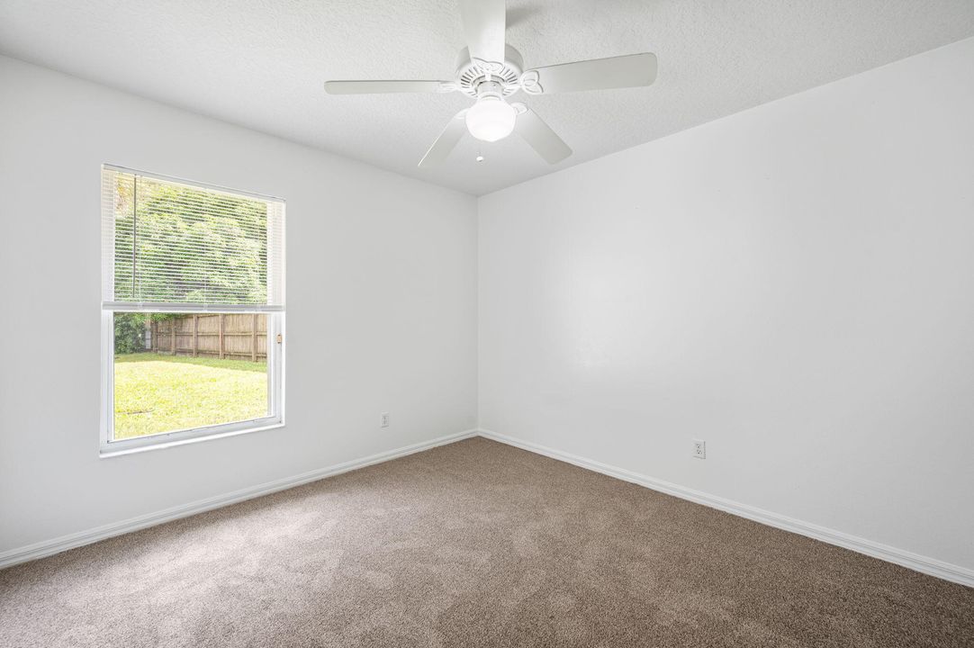 Activo con contrato: $374,900 (3 camas, 2 baños, 1637 Pies cuadrados)