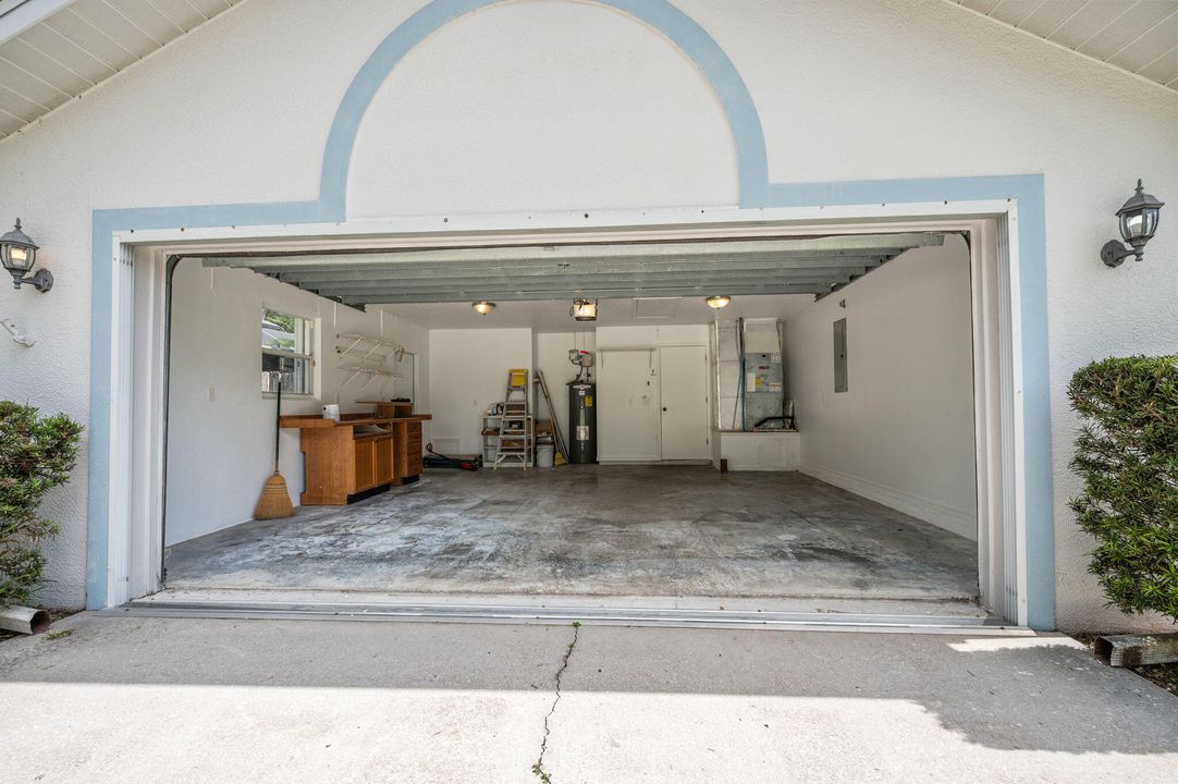 Activo con contrato: $374,900 (3 camas, 2 baños, 1637 Pies cuadrados)