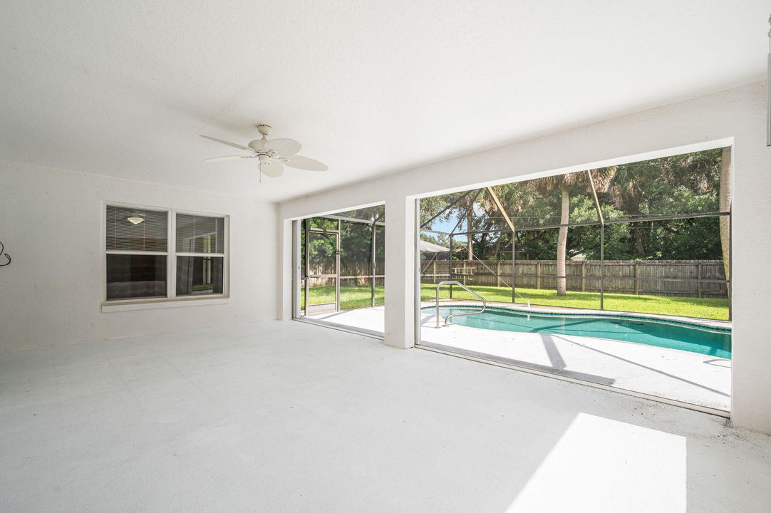 Activo con contrato: $374,900 (3 camas, 2 baños, 1637 Pies cuadrados)