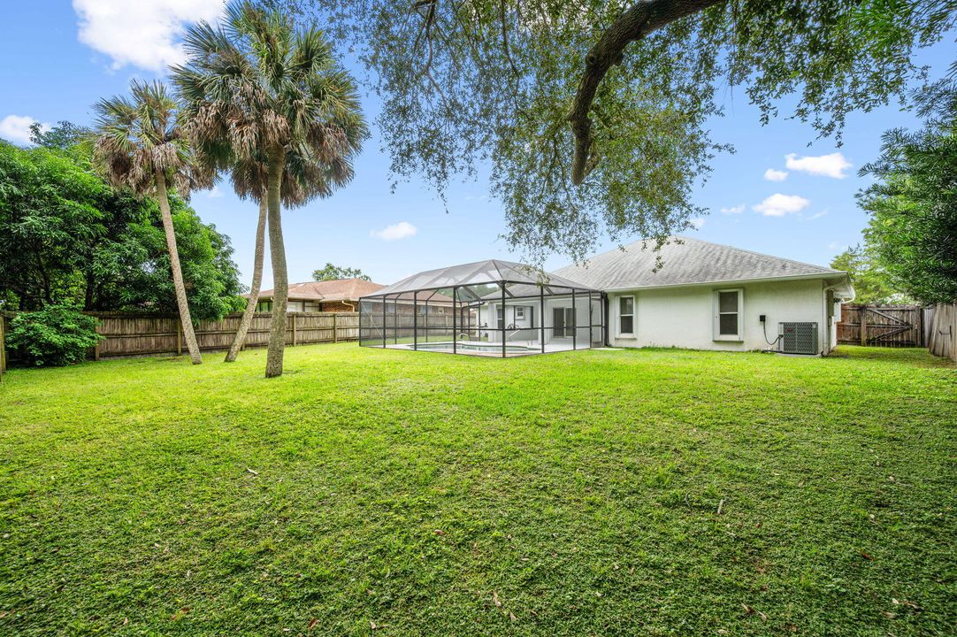 Activo con contrato: $374,900 (3 camas, 2 baños, 1637 Pies cuadrados)