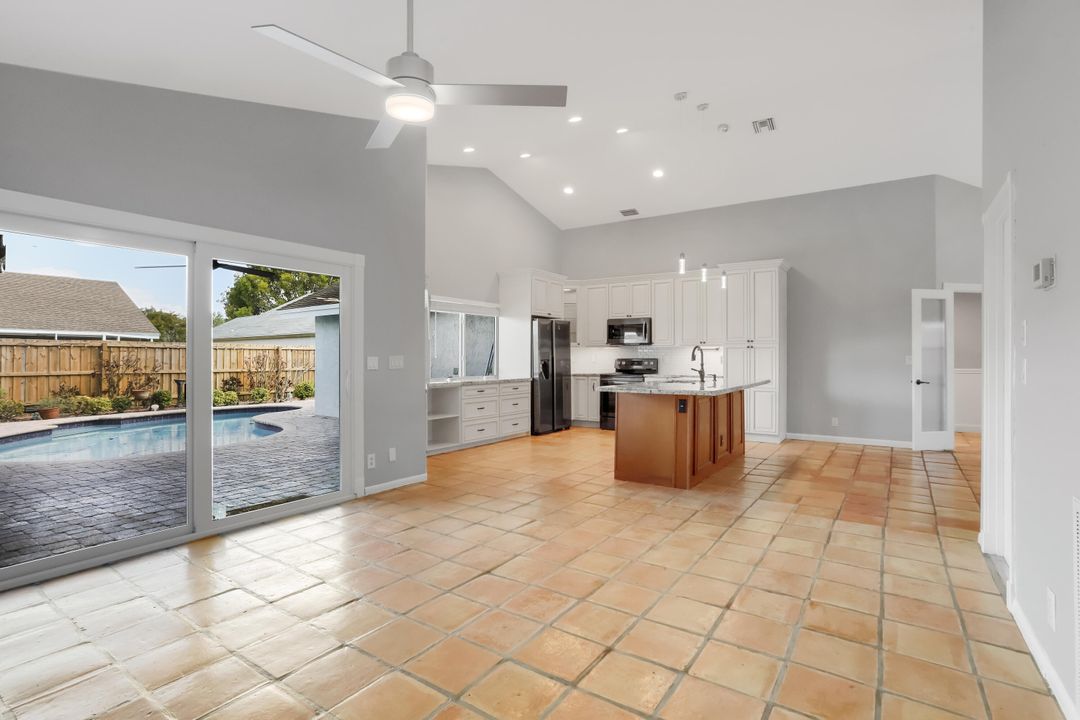 合同活跃: $4,250 (4 贝兹, 2 浴室, 1622 平方英尺)