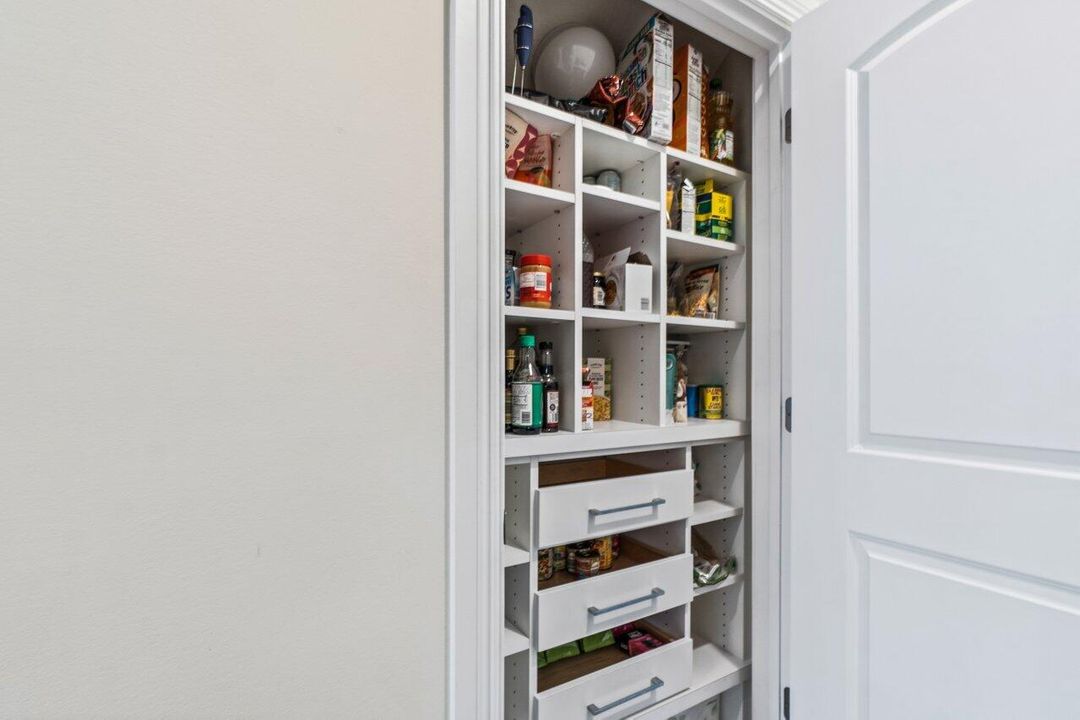 En Venta: $525,000 (3 camas, 2 baños, 2222 Pies cuadrados)