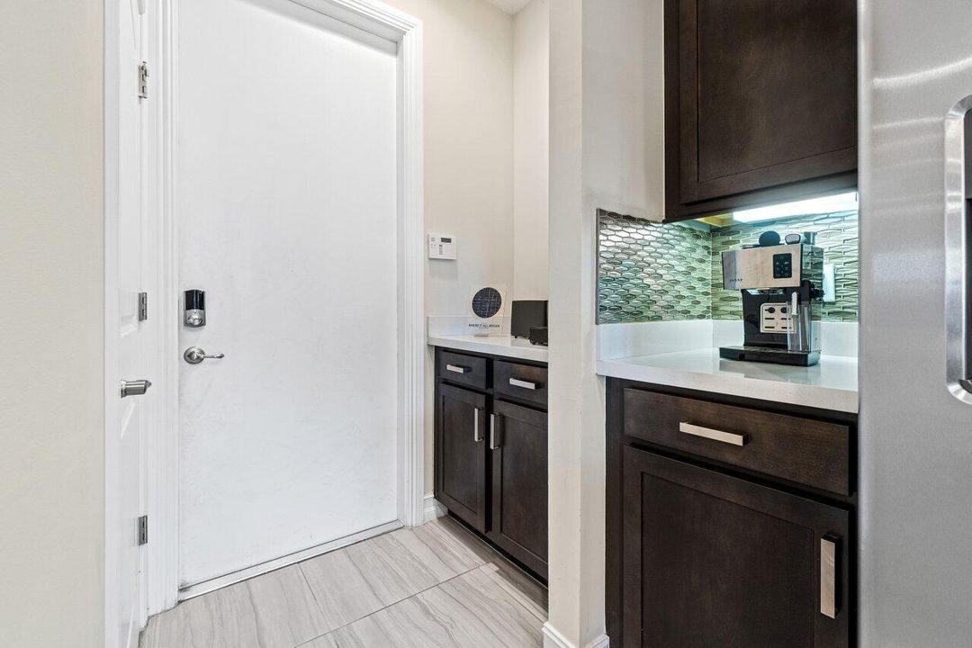 En Venta: $525,000 (3 camas, 2 baños, 2222 Pies cuadrados)