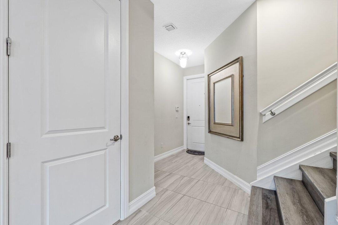 En Venta: $525,000 (3 camas, 2 baños, 2222 Pies cuadrados)