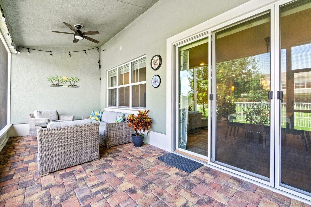 En Venta: $525,000 (3 camas, 2 baños, 2222 Pies cuadrados)