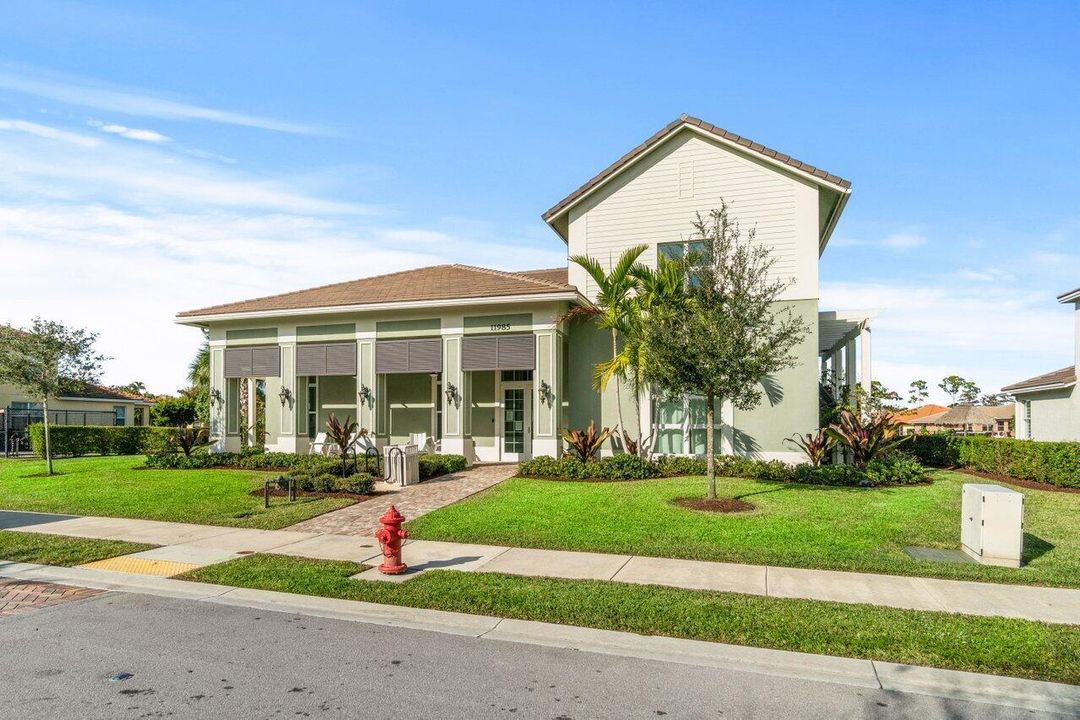 En Venta: $525,000 (3 camas, 2 baños, 2222 Pies cuadrados)