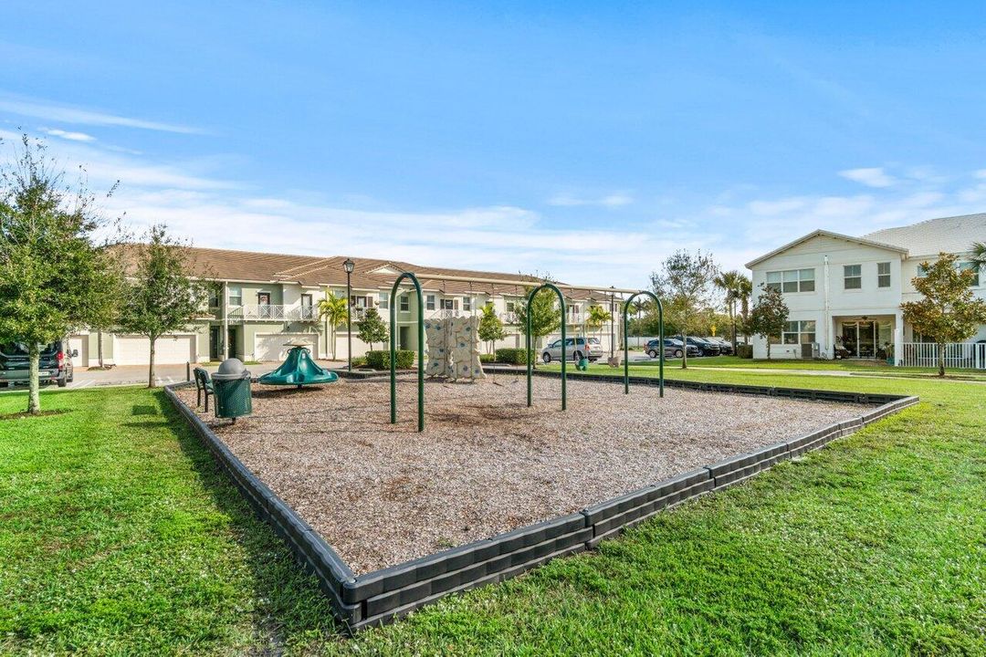 En Venta: $525,000 (3 camas, 2 baños, 2222 Pies cuadrados)