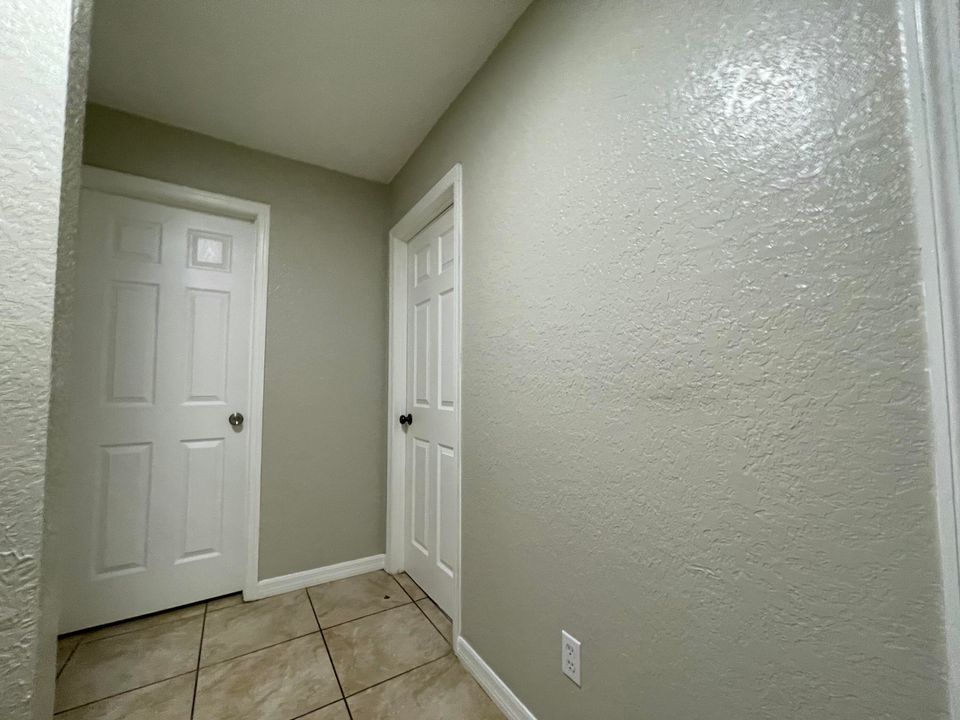 出租: $1,900 (4 贝兹, 2 浴室, 2700 平方英尺)