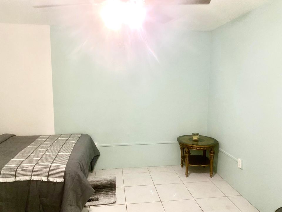 Под контрактом: $690,000 (0 спален, 0 ванн, 1 Квадратных фут)