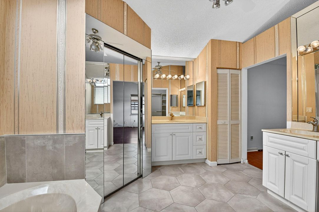 For Sale: $260,000 (3 beds, 2 baths, 1676 Square Feet)