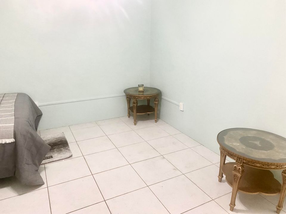 Под контрактом: $690,000 (0 спален, 0 ванн, 1 Квадратных фут)