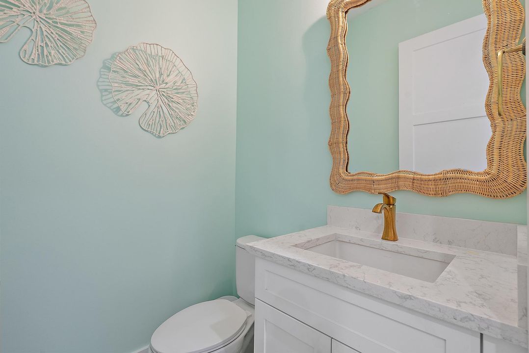 Под контрактом: $1,675,000 (4 спален, 3 ванн, 3600 Квадратных фут)