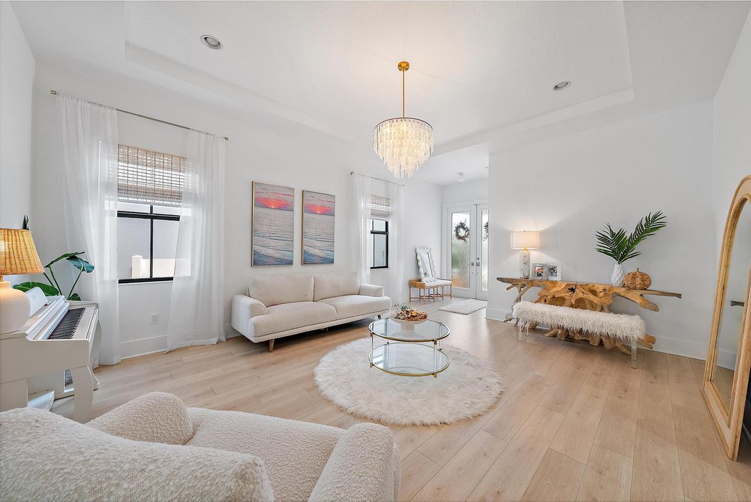 Под контрактом: $1,675,000 (4 спален, 3 ванн, 3600 Квадратных фут)